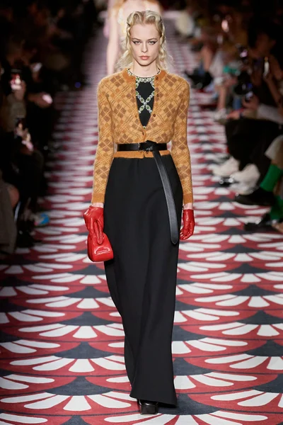 Look 22